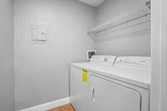 Building Photo - 8516 Island Breeze Ln
