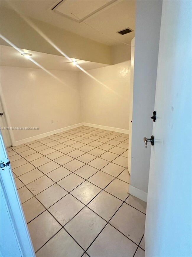 Building Photo - 10262 NW 52nd Ln