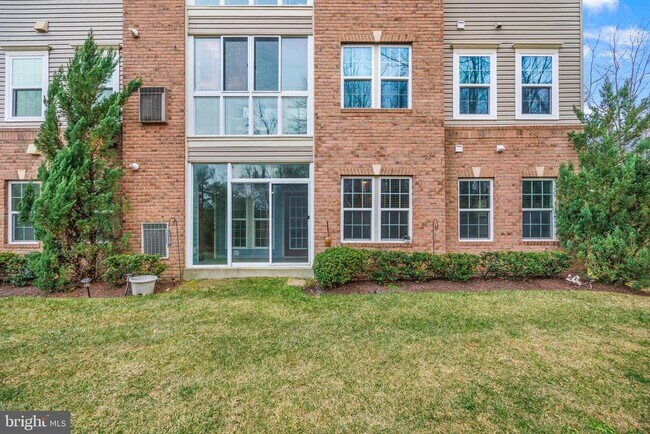 Building Photo - 8390 Ice Crystal Dr