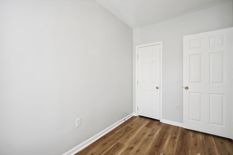 Building Photo - 1110 3rd St NE