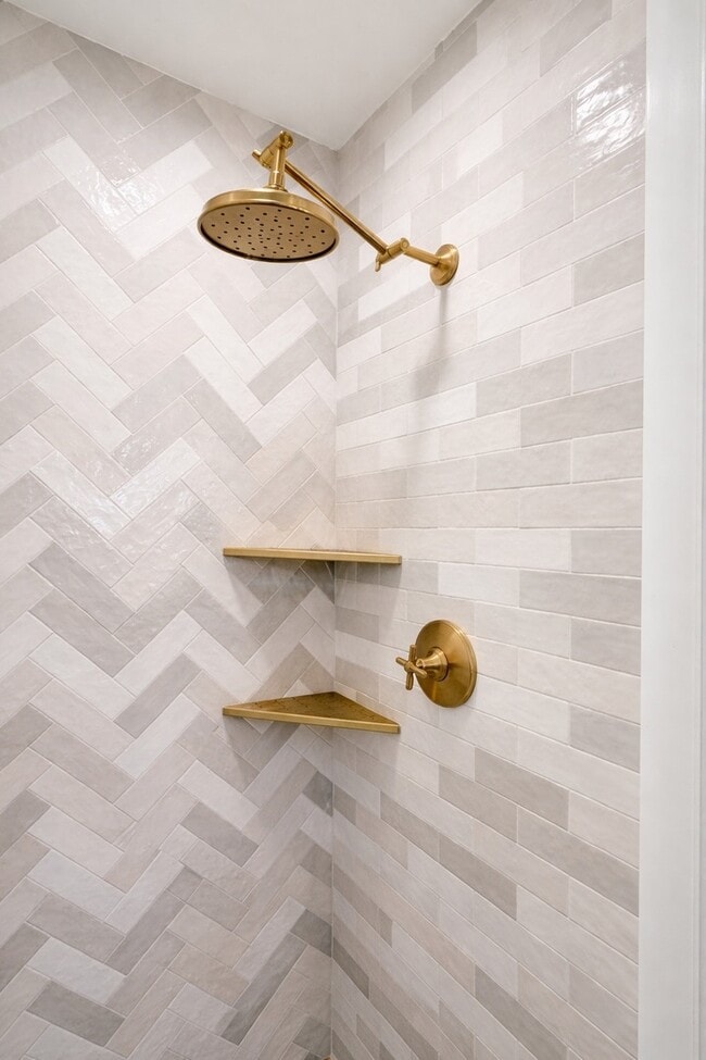 Building Photo - 1351 W Altgeld St