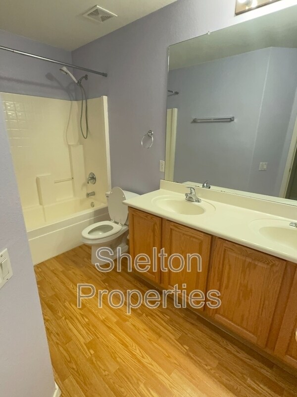 Building Photo - 12917 W Earll Dr
