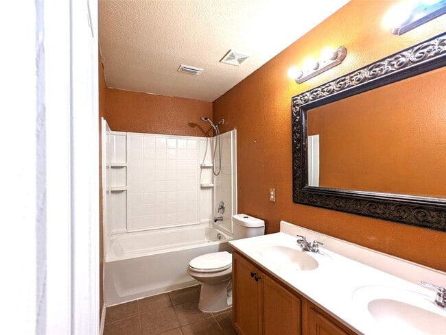 Building Photo - 9898 Dartmouth Dr