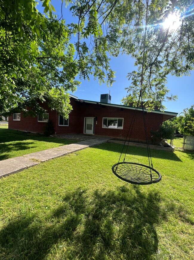 Building Photo - 419 S 100 E