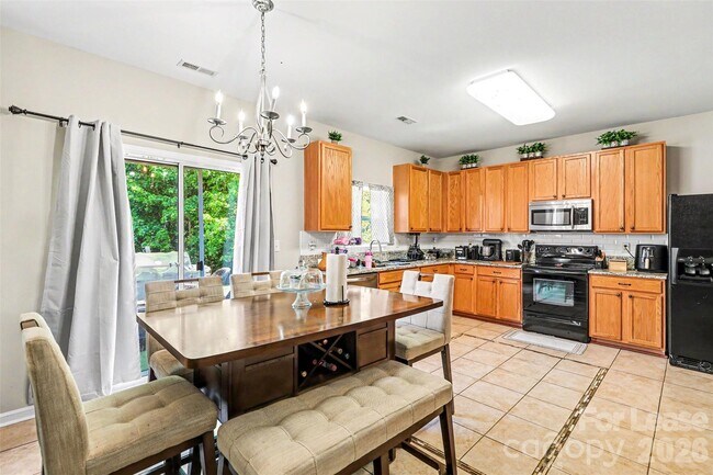 Building Photo - 1642 Candlewood Ridge Ln