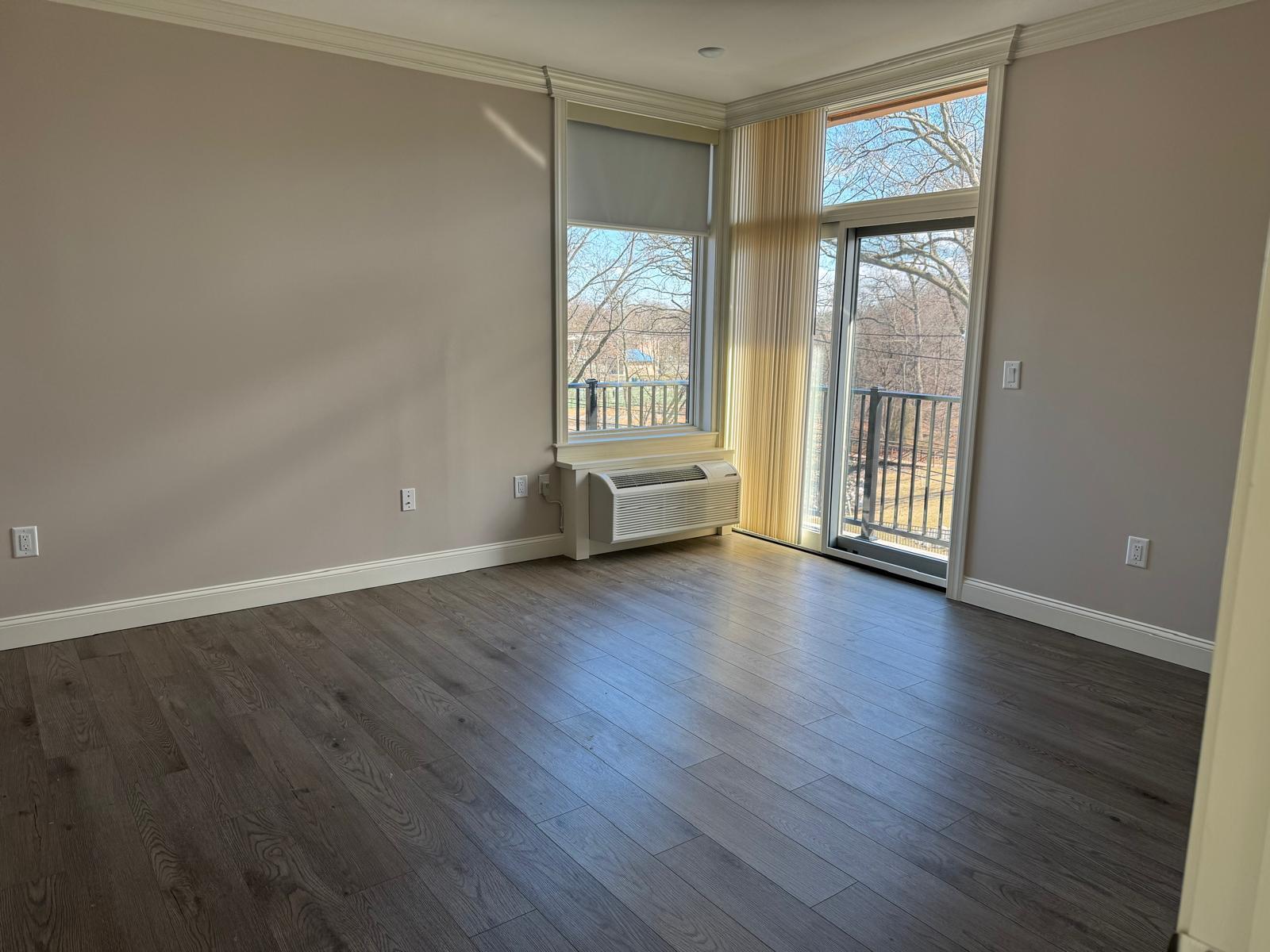 Building Photo - 580 North Ave