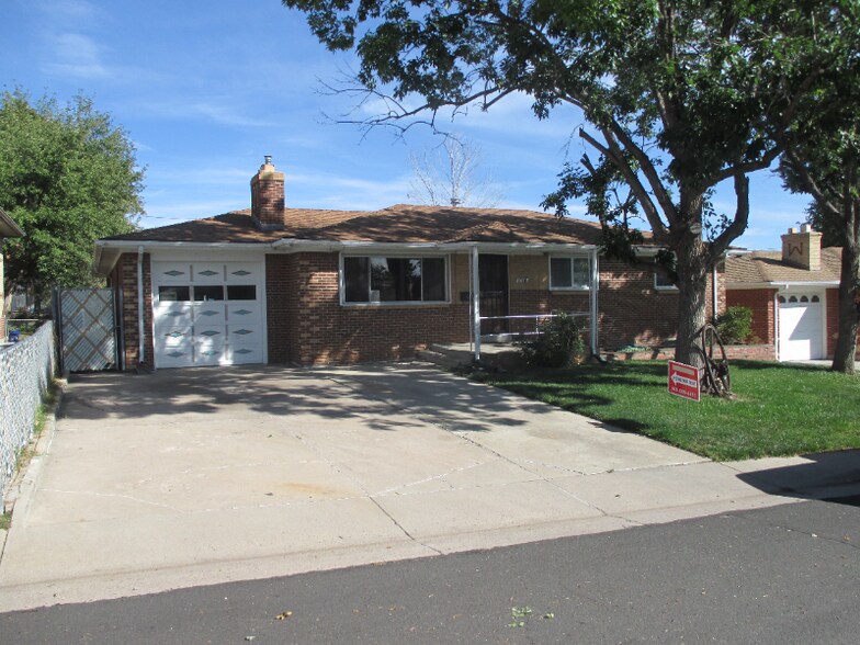 Primary Photo - 8760 Norwich St