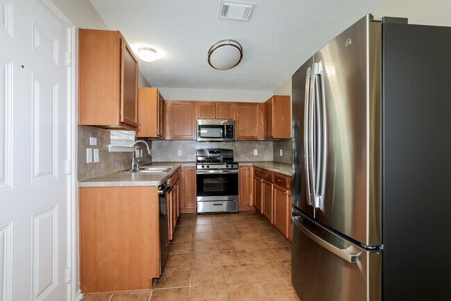 Building Photo - 33103 Cottonwood Bend
