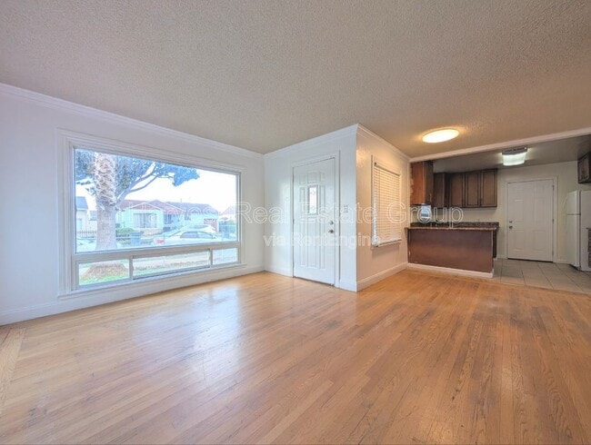 Building Photo - 500 Warden Ave