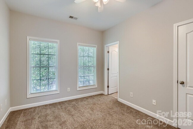 Building Photo - 155 Singleton Rd