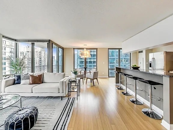 Building Photo - 2 E Erie St