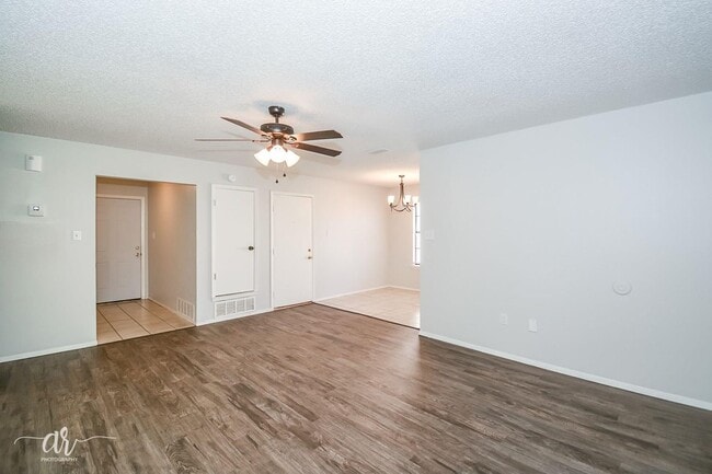 Building Photo - 1725 Partridge Pl