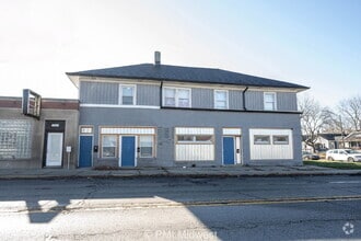 Building Photo - 5045 E 10th St