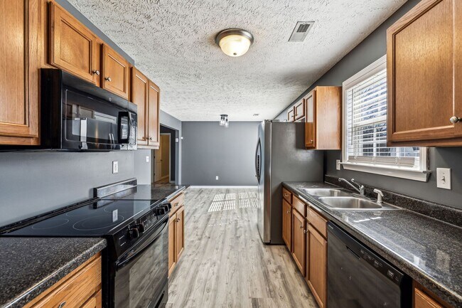 Building Photo - Upperglade Ct