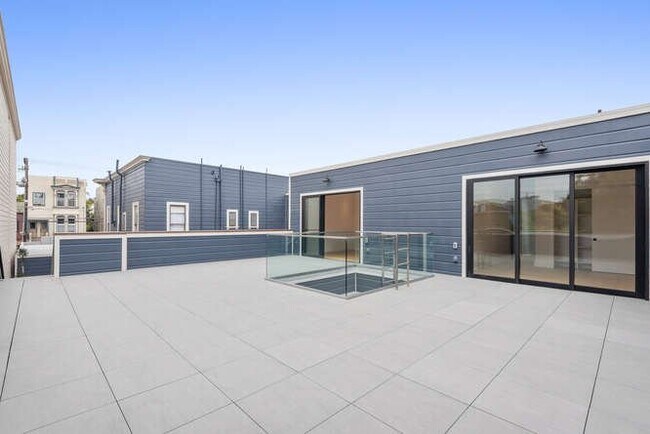 Building Photo - 807 Treat Ave