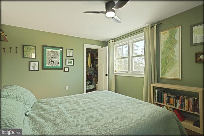 Building Photo - 203 E Rosedale Ave