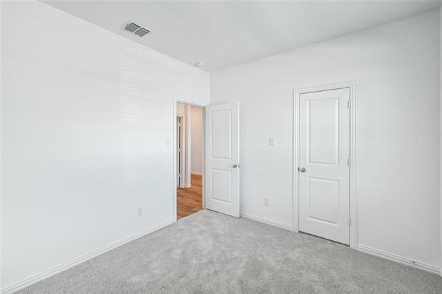 Building Photo - 4905 Woodloch Dr