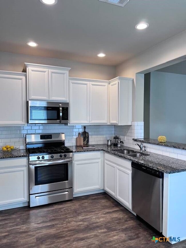 Building Photo - 448 Mallow Dr