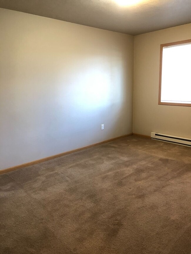 Building Photo - 415 3rd Ave NW