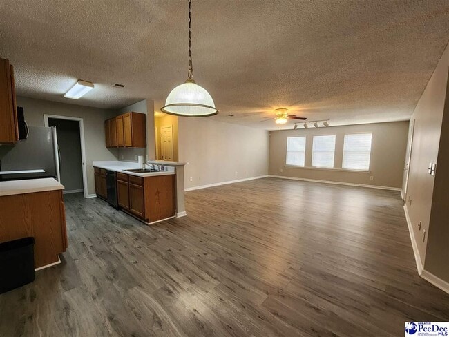 Building Photo - 2125 Sanderling Dr