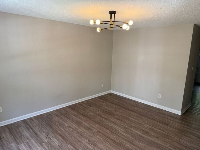 Building Photo - Red-Hot Summer Sale!!! Renovated 2-bedroom townhome in Kannapolis
