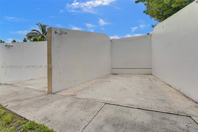 Building Photo - 2256 NW 170th Ave