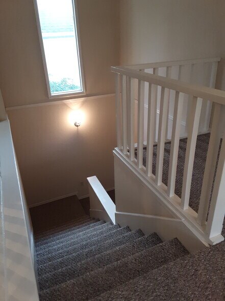 Entry - 501 N May Ave