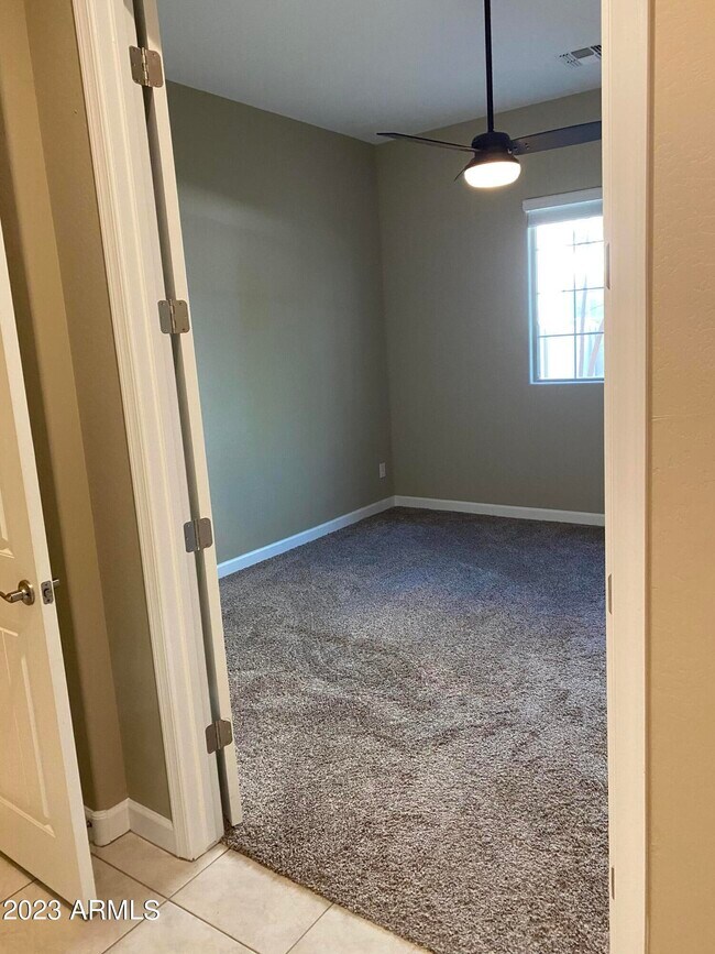 Building Photo - 1367 S Country Club Dr