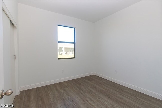 Building Photo - 1083 Calico St
