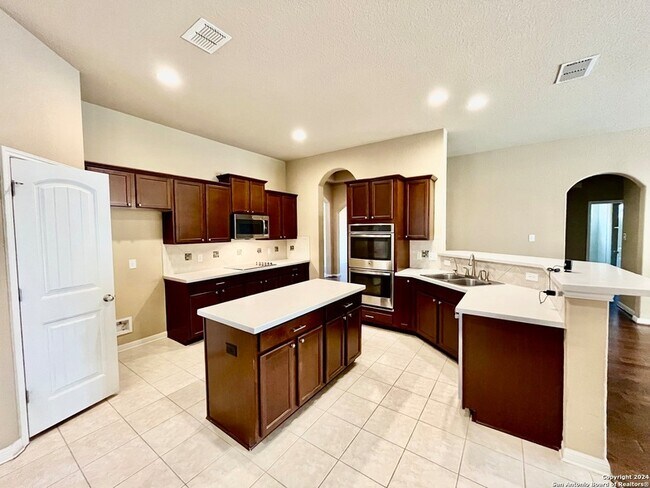 Building Photo - 3155 Sunset Cove