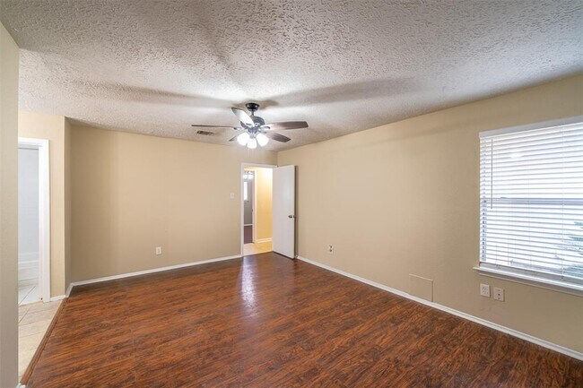 Building Photo - 1815 Ripple Creek Dr