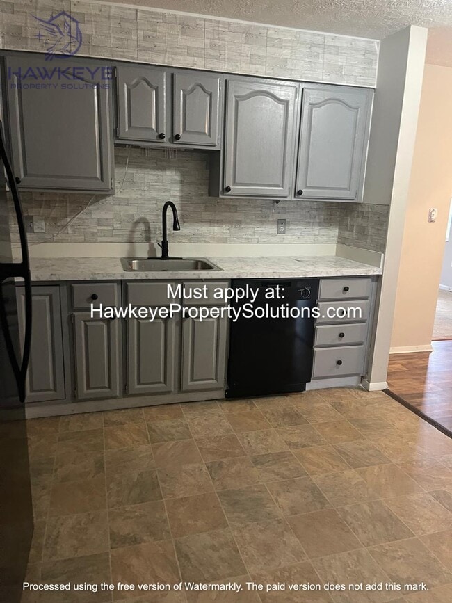 Building Photo - 616 Carleton St