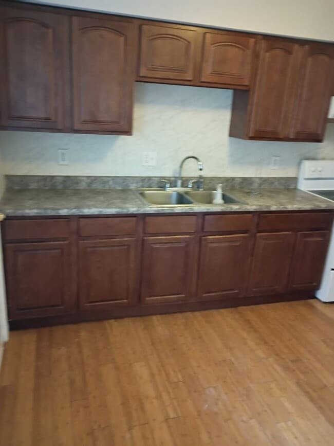 Building Photo - Kilarney Drive