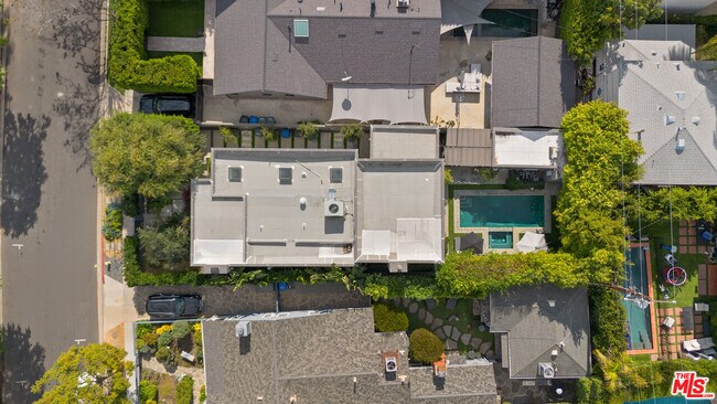 Building Photo - 329 Westbourne Dr