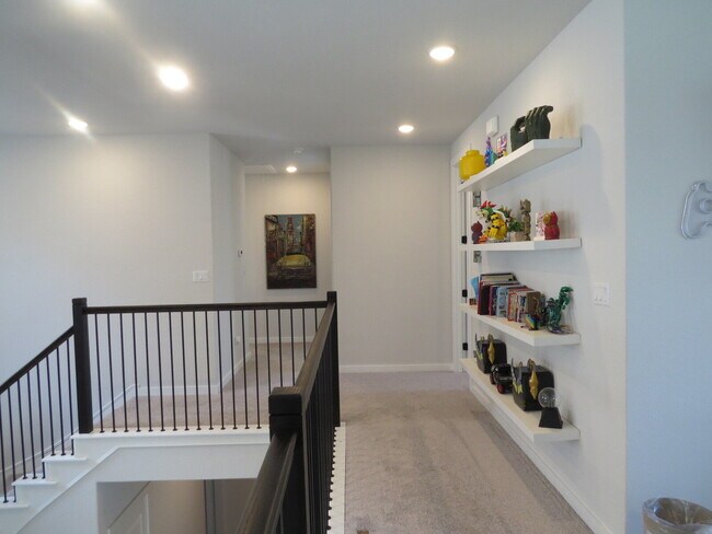 Building Photo - 404 Lariat Lp