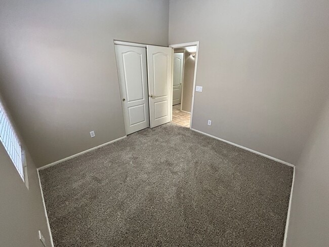 Building Photo - Warm, Inviting 3 Bed / 2bath Home in Canyon Trails with new updated and Flooring!!!