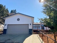 Building Photo - Beautifully Remodeled in Cascade Locks