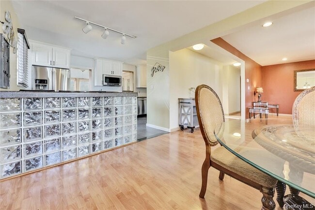 Building Photo - 2480 Fir Ct