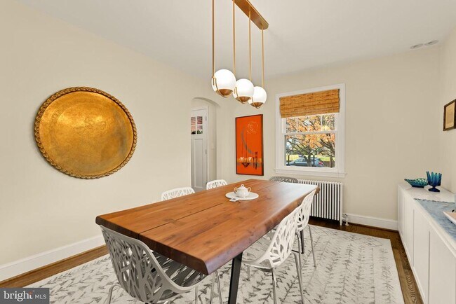 Building Photo - 6403 40th Ave