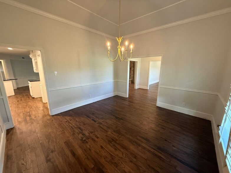 Building Photo - 6911 Gateridge Dr
