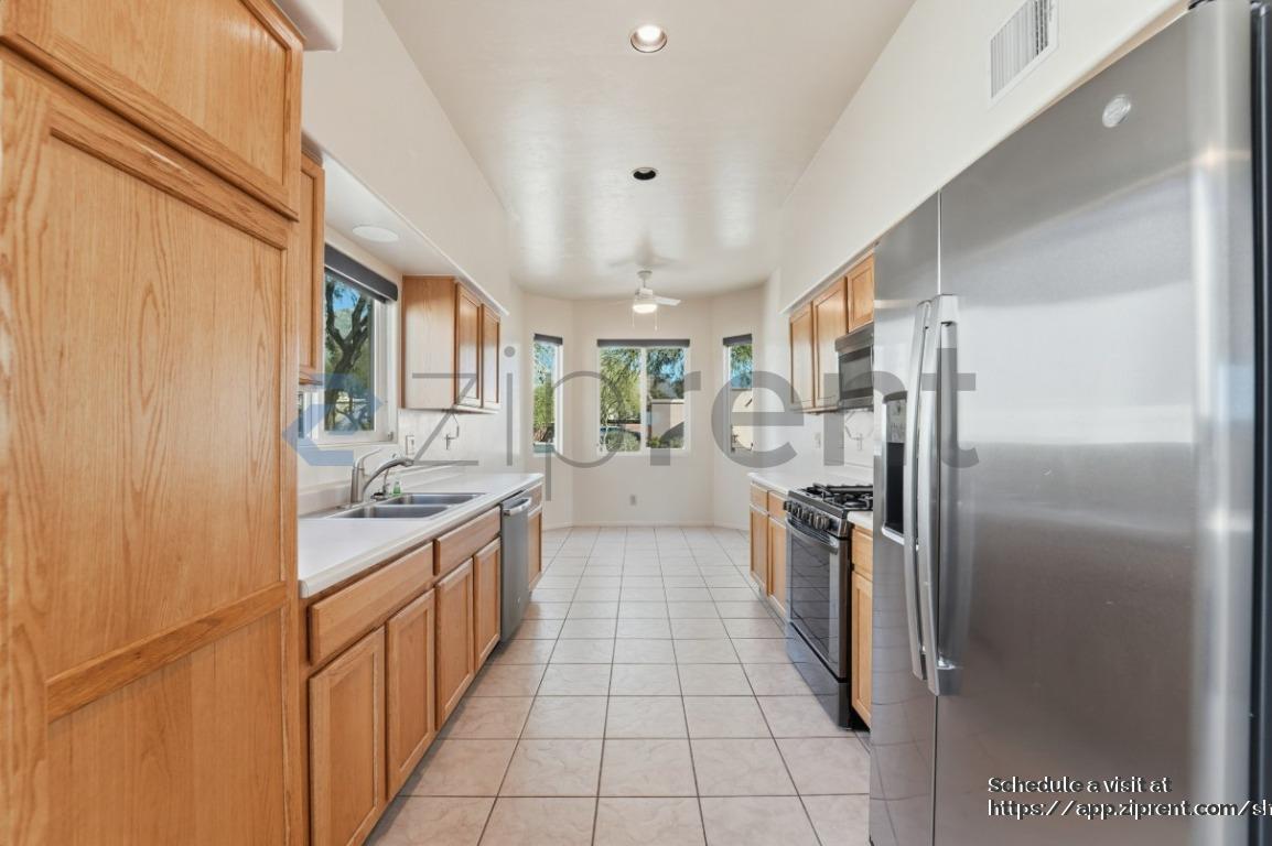 Building Photo - 8119 N Peppersauce Dr