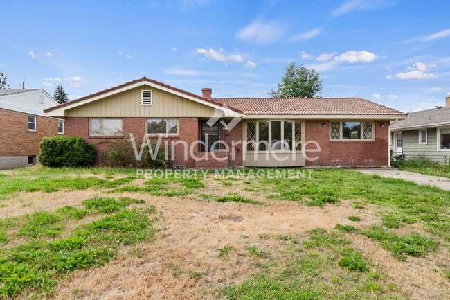 Primary Photo - 2115 W Kiernan Ave