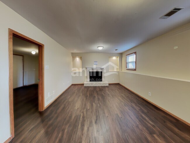 Building Photo - 370 Brink Drive