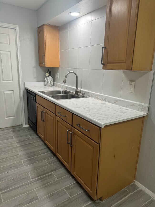 Building Photo - 3744 W Kariba Dr