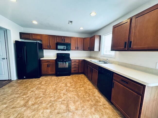 Building Photo - Wards Ferry Rd Townhome
