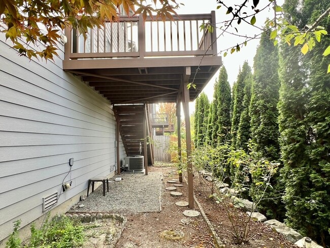 Building Photo - Bothell Home