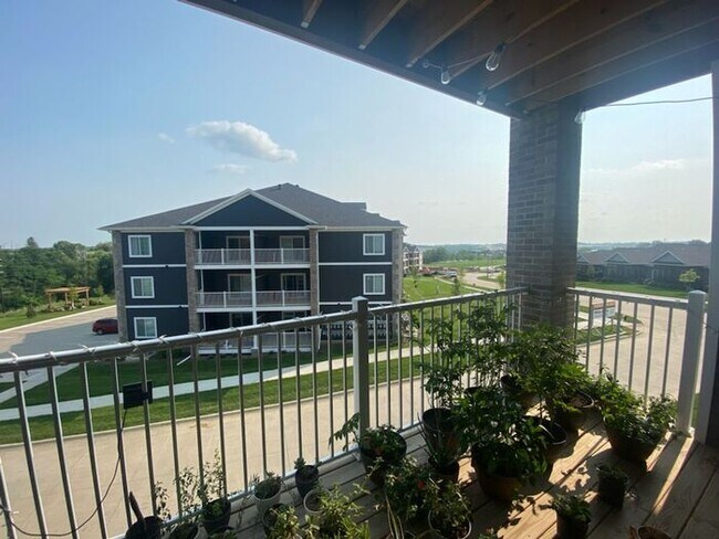 Building Photo - $1,645 | 2 Bedroom, 2 Bathroom CONDO| NO PETS | Available for August 1st, 2026 Move In!