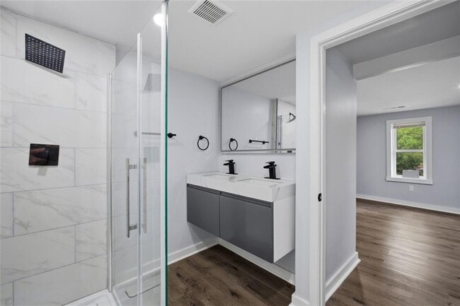 Building Photo - 2040 Penelope St NW