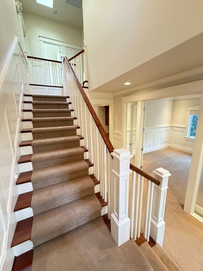 Building Photo - Gorgeous Custom Home In the Uplands Neighborhood. 4bd plus office. 2944sf.