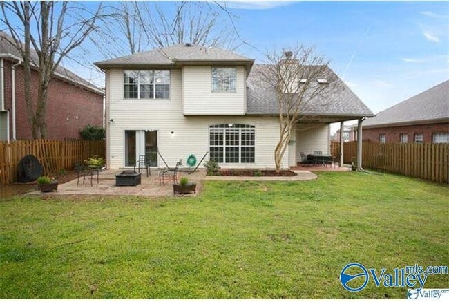 Building Photo - 486 SW Sussex Dr